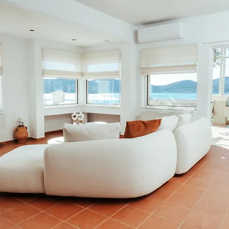 Heliopetra * Elounda