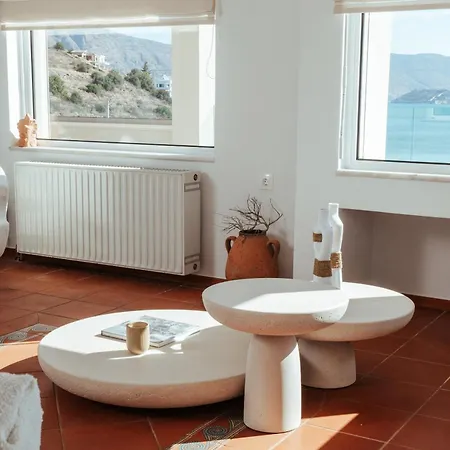 Heliopetra Vila *