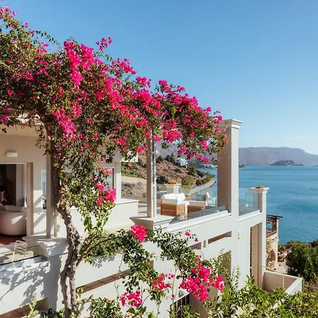 Heliopetra Villa